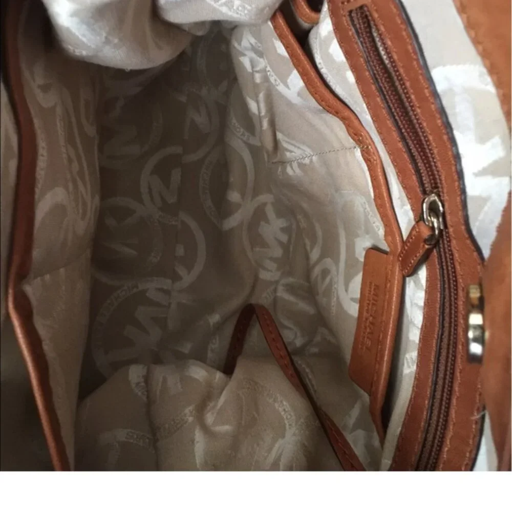 Michael Kors LG Astor Uptown Studded Leather Shoulder Bag EUC LAMB Leather - Picture 7 of 8